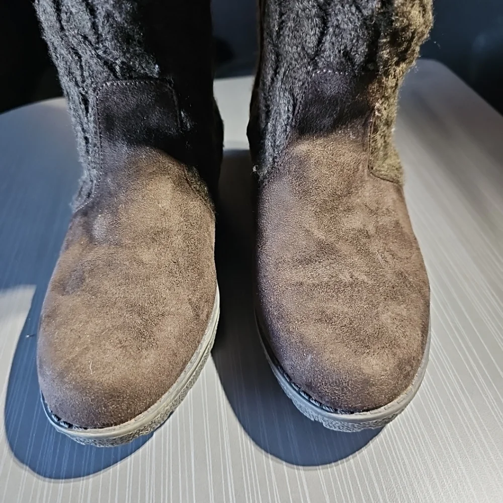 Michael Kors Kendall Update Brown Cable Knit Boots W/Pom Poms Size 5 EUC‎